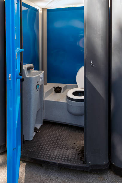 Porta potty delivery and setup in Rochelle, GA